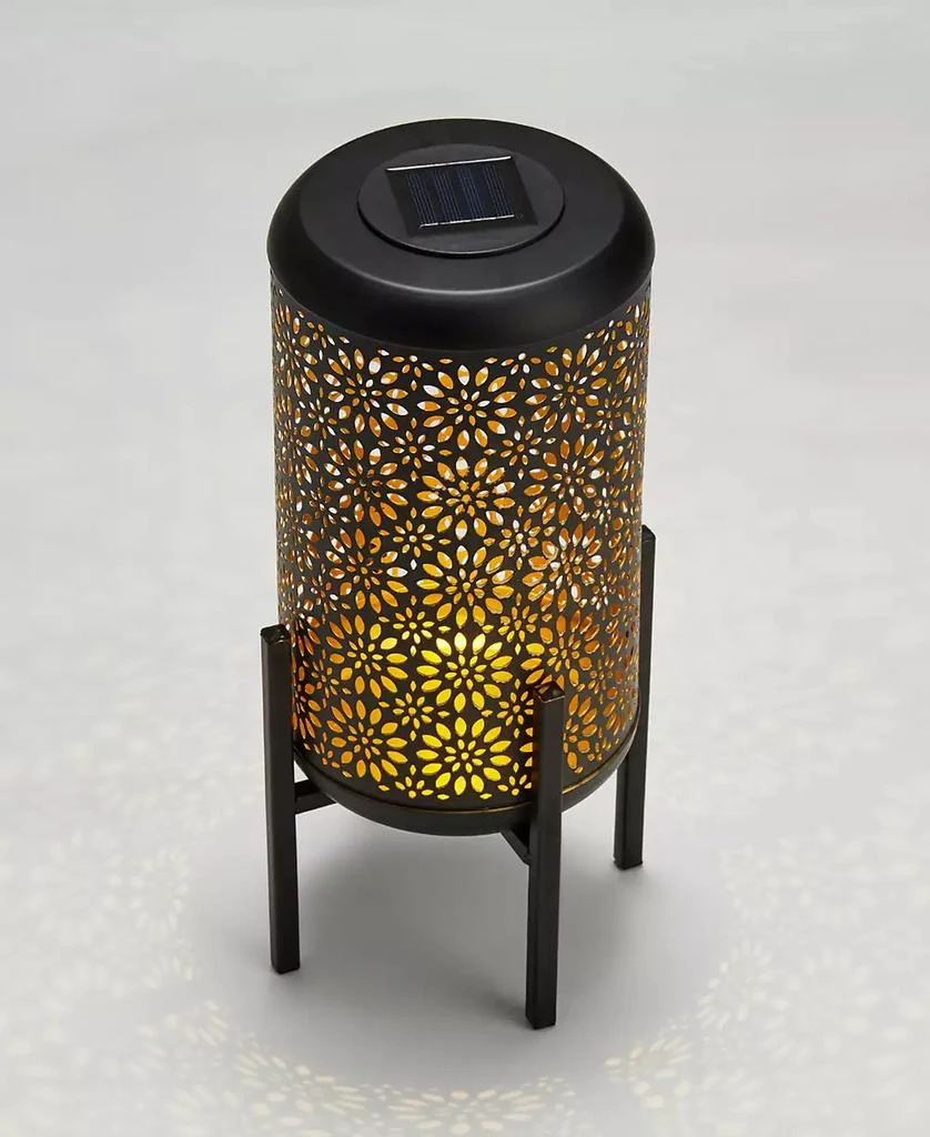 商品Glitzhome|14.25" H Black and Gold-Tone Metal Cutout Flower Pattern Solar Powered LED Outdoor Lantern with Stand,价格¥277,第4张图片详细描述