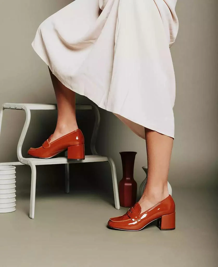 商品Journee Collection|Women's Liyla Block Heel Loafers,价格¥241,第4张图片详细描述