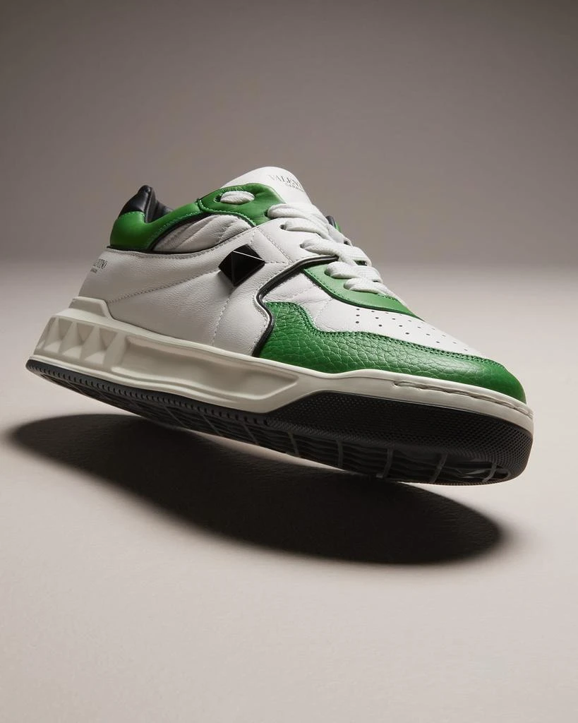 商品Valentino|Men's Roman Stud Bicolor Mid-Top Sneakers,价格¥3127,第2张图片详细描述