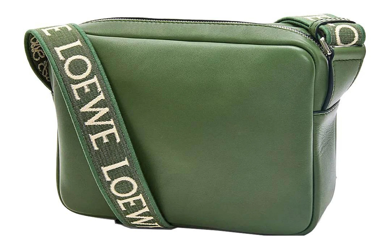商品[国内直发] Loewe|【23年春夏新款】 罗意威 可调式肩带磁扣开合柔软 牛皮 邮差包单肩斜挎包 超小号 男款 猎人绿,价格¥11773,第3张图片详细描述