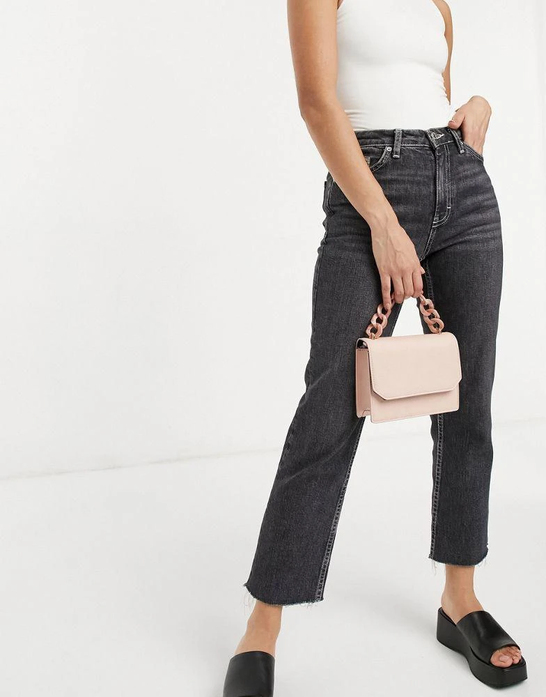 商品ASOS|ASOS DESIGN cross body bag with resin top handle chain and detachable strap in blush,价格¥120,第4张图片详细描述