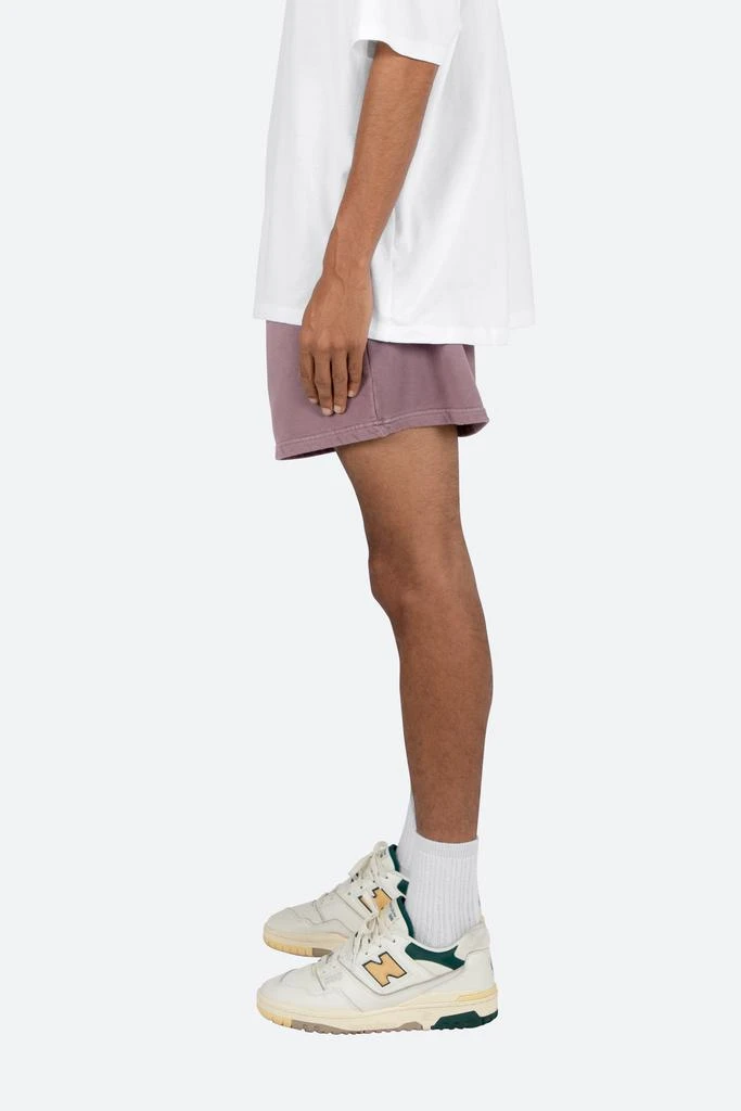 商品MNML|Vintage Washed Sweatshorts - Purple,价格¥91,第4张图片详细描述