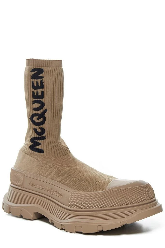 商品Alexander McQueen|Alexander McQueen Tread Slick Logo Intarsia Boots,价格¥3718,第2张图片详细描述