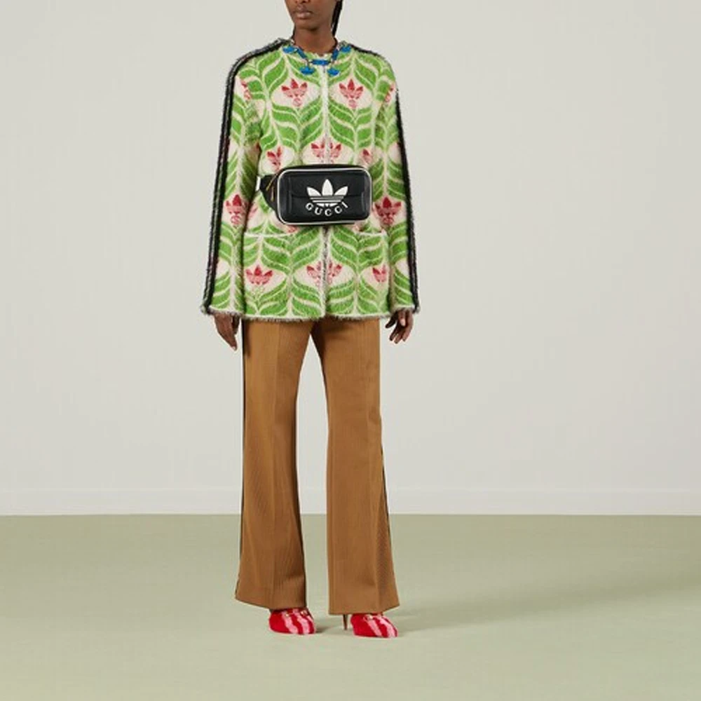 商品[国内直发] Gucci|古驰 adidas x Gucci联名系列 SS23 纯色Logo刺绣抽绳系带款休闲裤 女款 驼色,价格¥2786,第3张图片详细描述