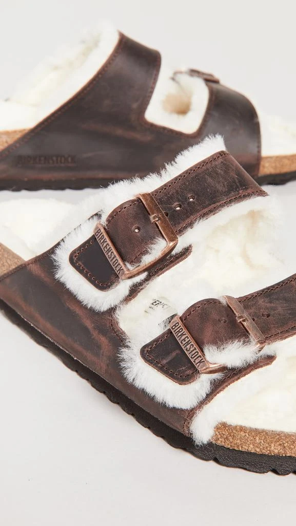 商品Birkenstock|Birkenstock Arizona Shearling Sandals,价格¥599,第4张图片详细描述