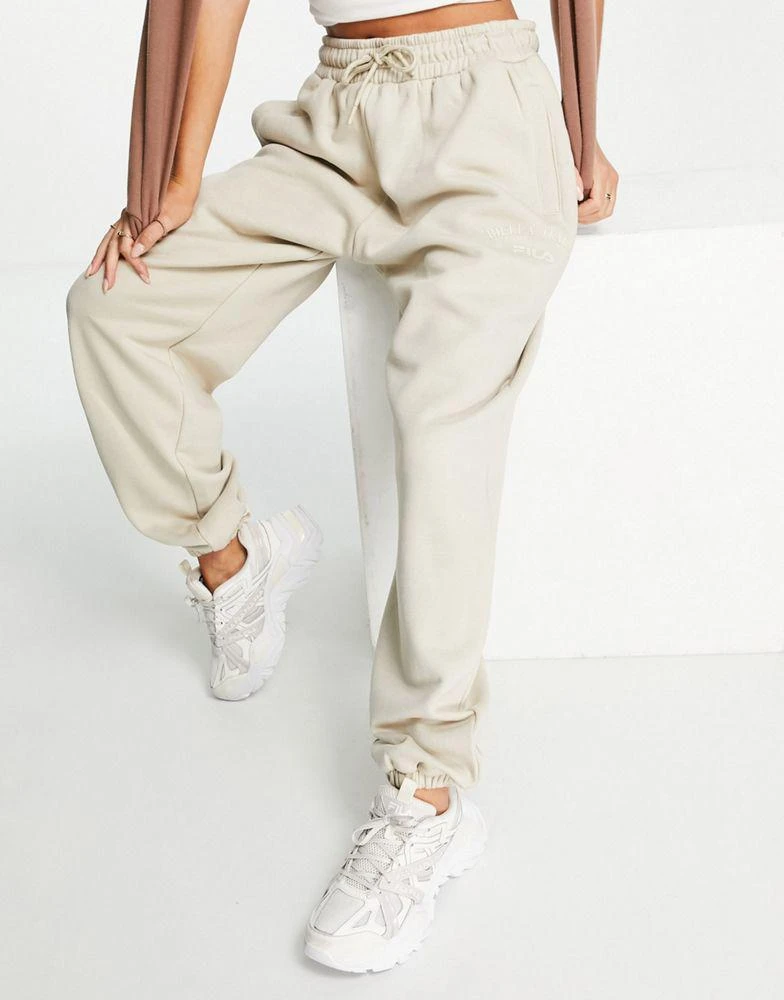 商品Fila|Fila oversized joggers with tonal branding in ecru,价格¥256,第4张图片详细描述