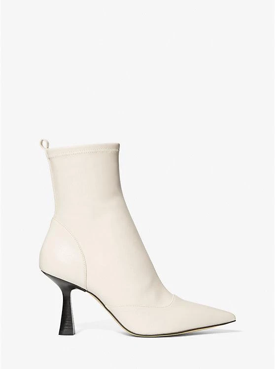 商品Michael Kors|Clara Ankle Boot,价格¥752,第2张图片详细描述