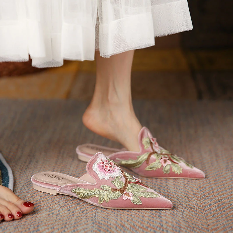 格岚云顿2024年夏季新款女鞋尖头绣花平底包头穆勒鞋半拖外穿懒人鞋凉拖鞋 商品