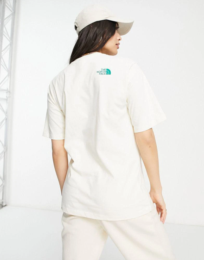 商品The North Face|The North Face 1966 Smily Face relaxed fit t-shirt in off white Exclusive at ASOS,价格¥226,第2张图片详细描述