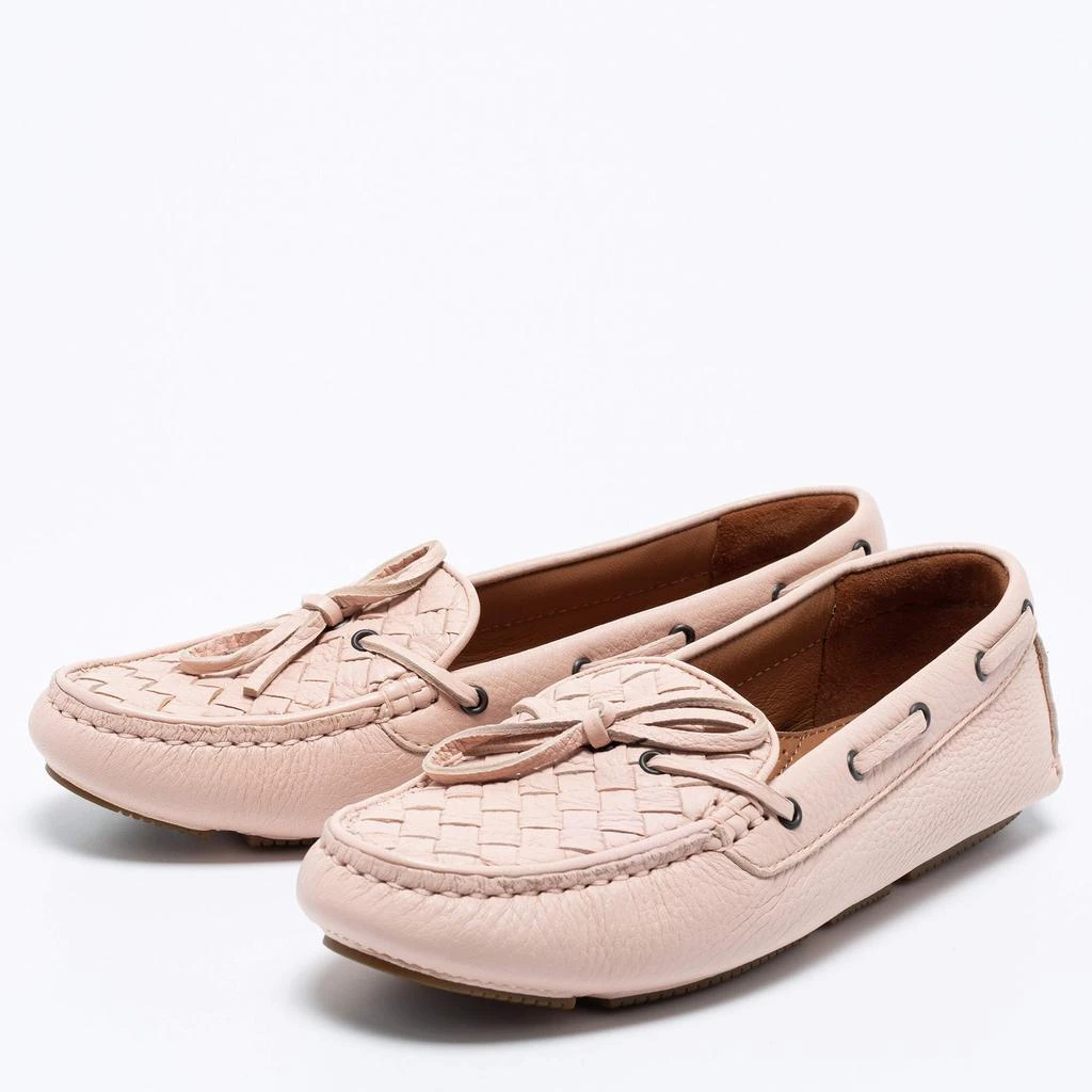 商品Bottega Veneta|Bottega Veneta Light Pink Intrecciato Leather Bow Slip-On Loafers Size 37.5,价格¥2858,第2张图片详细描述