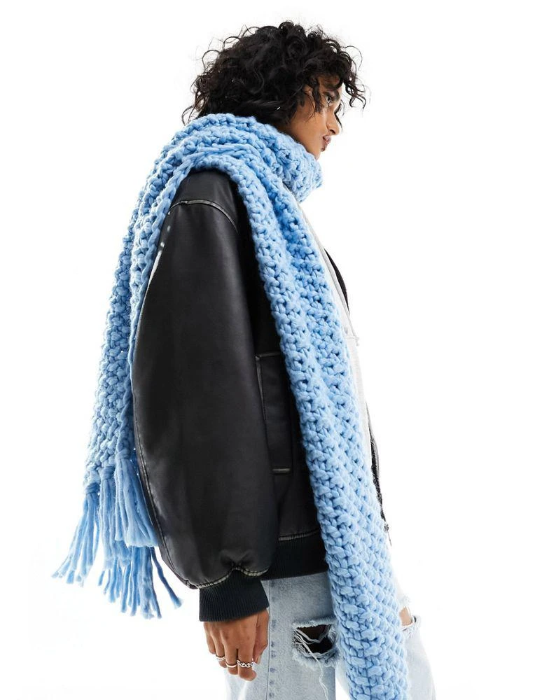 商品ASOS|ASOS  DESIGN chunky knit scarf with tassels in blue,价格¥205,第3张图片详细描述