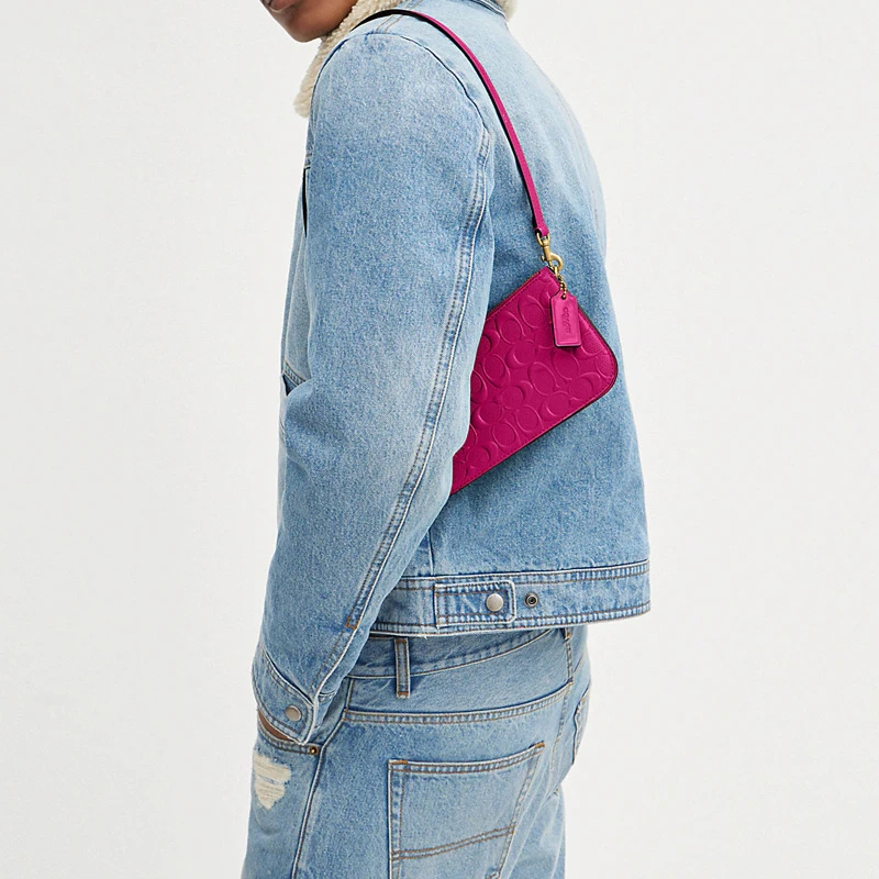 商品[国内直发] Coach|蔻驰 Penn 21 纯色浮雕字母五金扣拉链开合 牛皮革 腋下包手提单肩包 女款 洋红色,价格¥1037,第6张图片详细描述