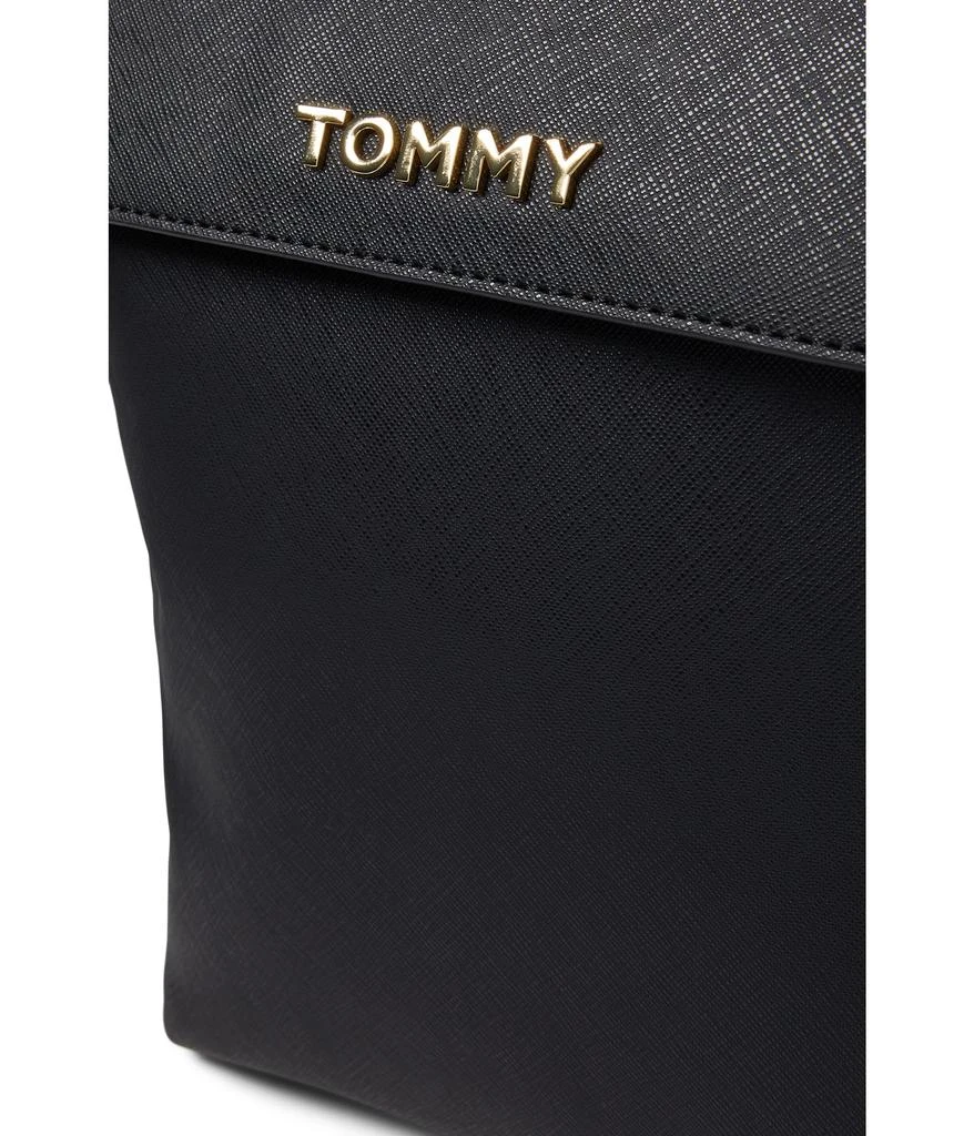 商品Tommy Hilfiger|Kendall II Flap Backpack-Saffiano PVC,价格¥380,第3张图片详细描述