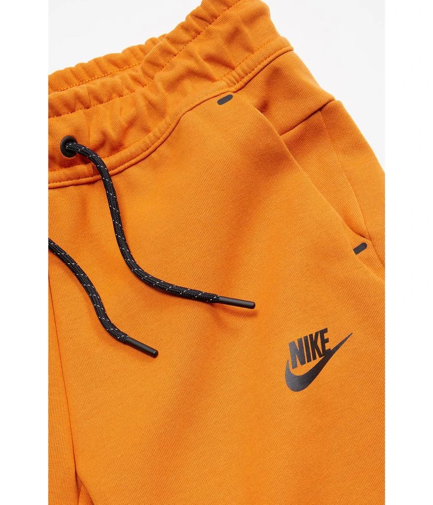 商品NIKE|NSW Tech Fleece Shorts (Little Kids/Big Kids),价格¥292,第2张图片详细描述