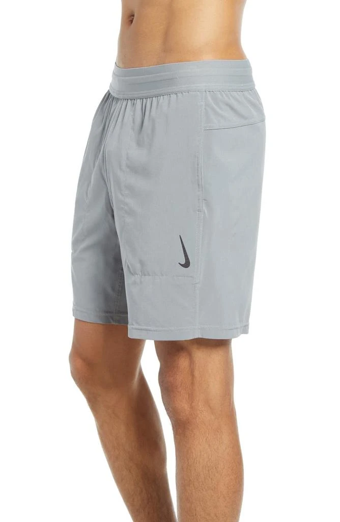 商品NIKE|Dri-FIT Flex Pocket Yoga Shorts,价格¥204,第3张图片详细描述