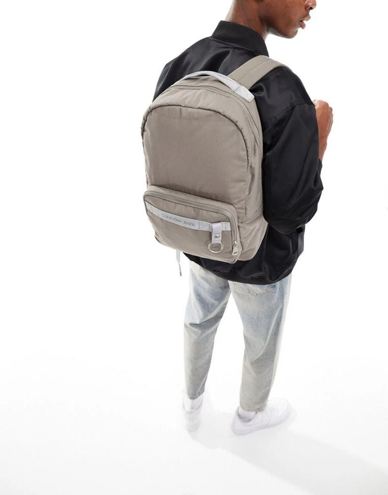 商品Calvin Klein|CK Jeans ultralight campus backpack in grey,价格¥703,第1张图片
