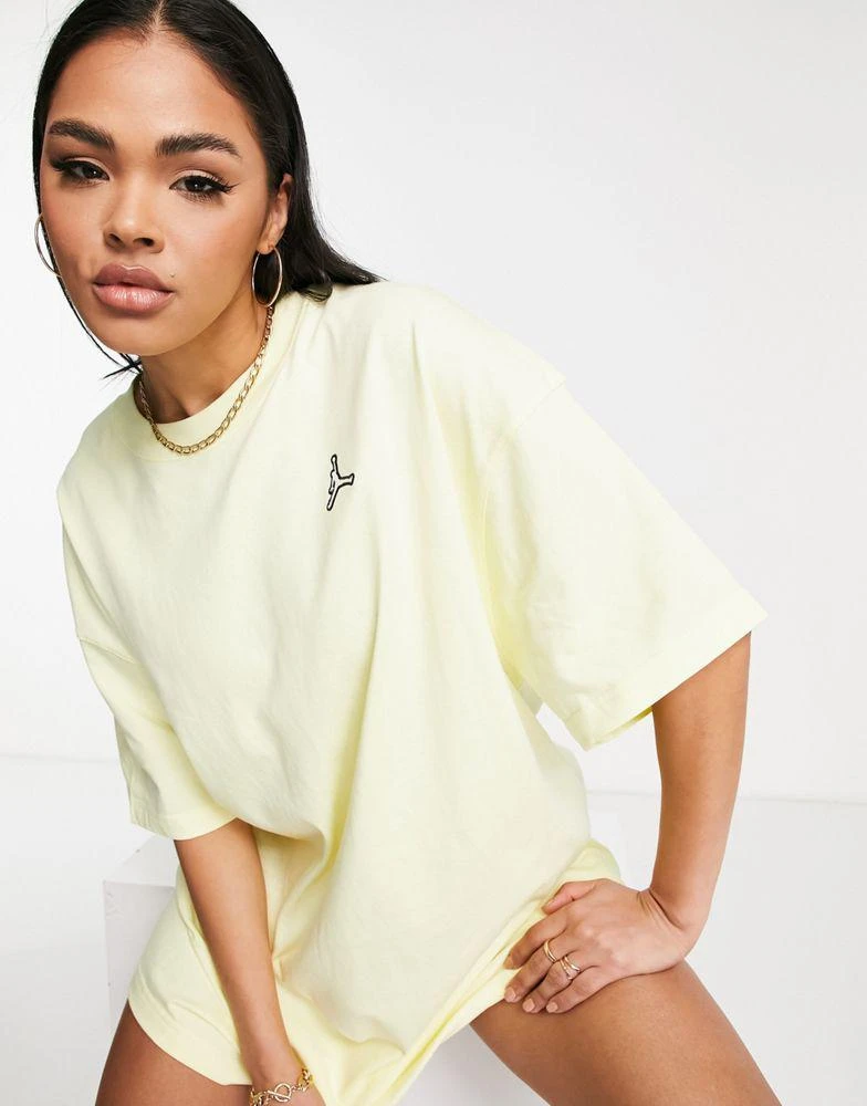 商品Jordan|Jordan essential t-shirt dress in citron yellow,价格¥295,第4张图片详细描述