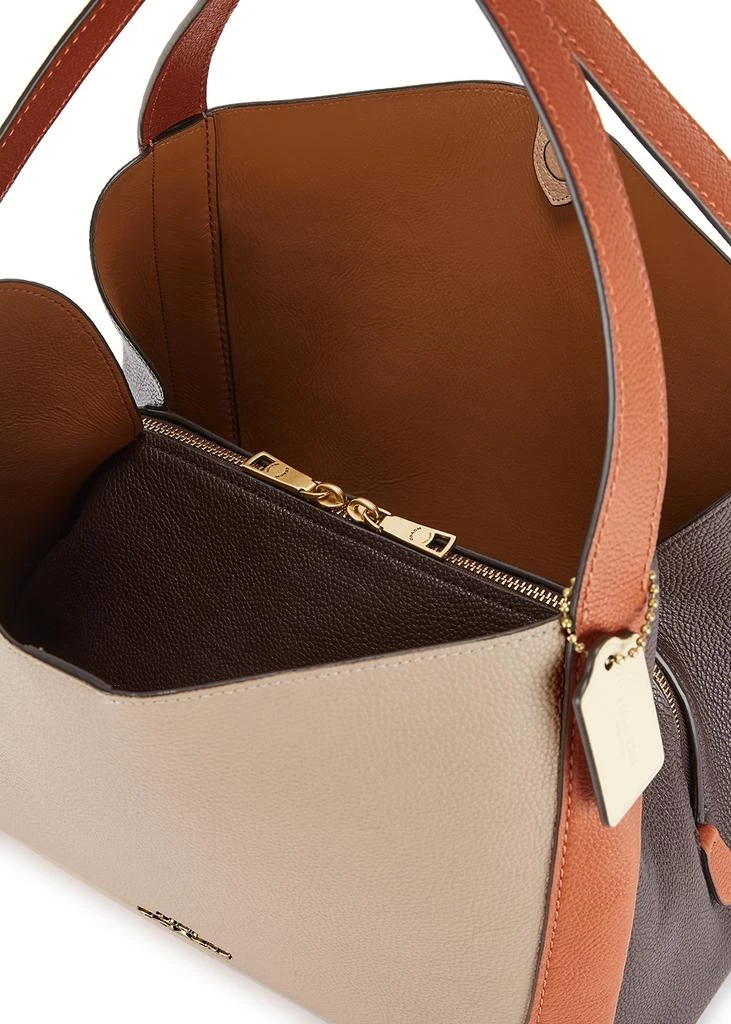 商品Coach|Hadley panelled leather hobo bag,价格¥2363,第4张图片详细描述