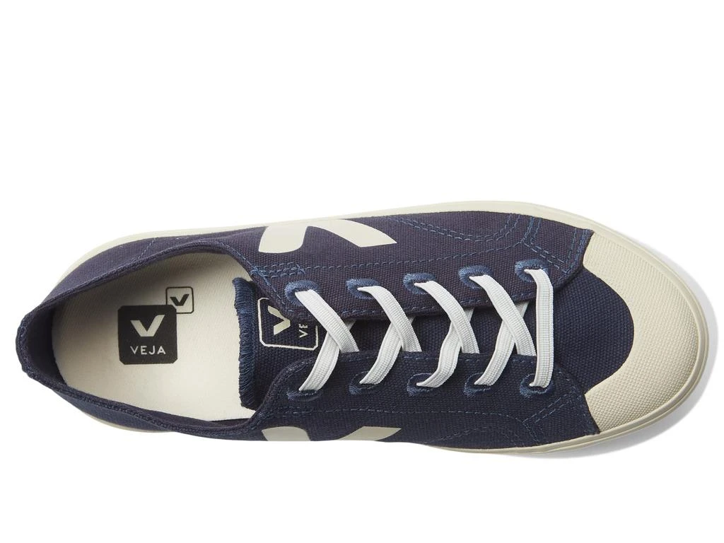商品Veja|Small Flip Canvas (Little Kid/Big Kid),价格¥632,第2张图片详细描述