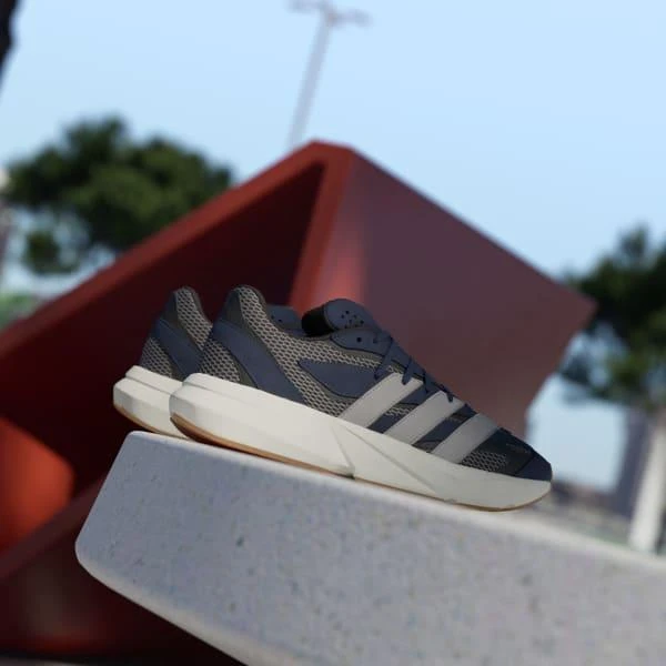 商品Adidas|Lightblaze Shoes,价格¥316,第5张图片详细描述