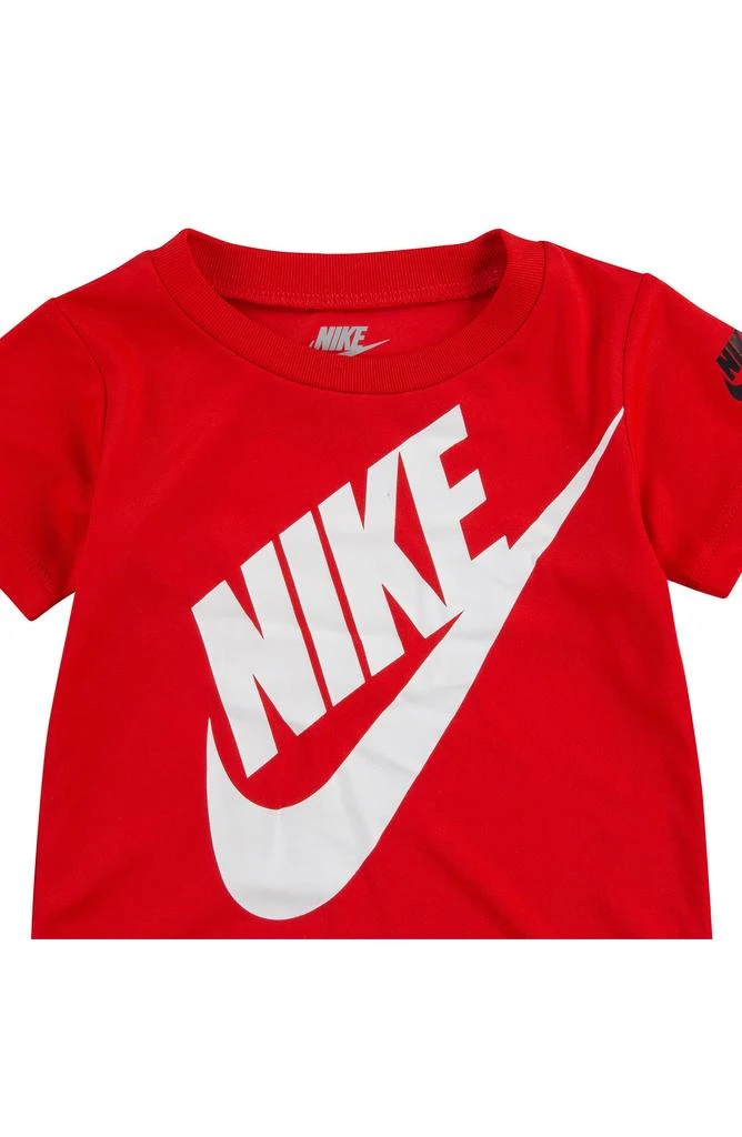 商品NIKE|Futura T-Shirt & Shorts Set,价格¥92,第4张图片详细描述