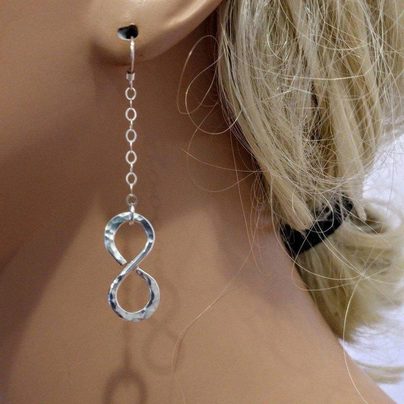 商品Alexa Martha Designs|Sterling Silver Hammer Patterned Infinity Earrings,价格¥280,第2张图片详细描述