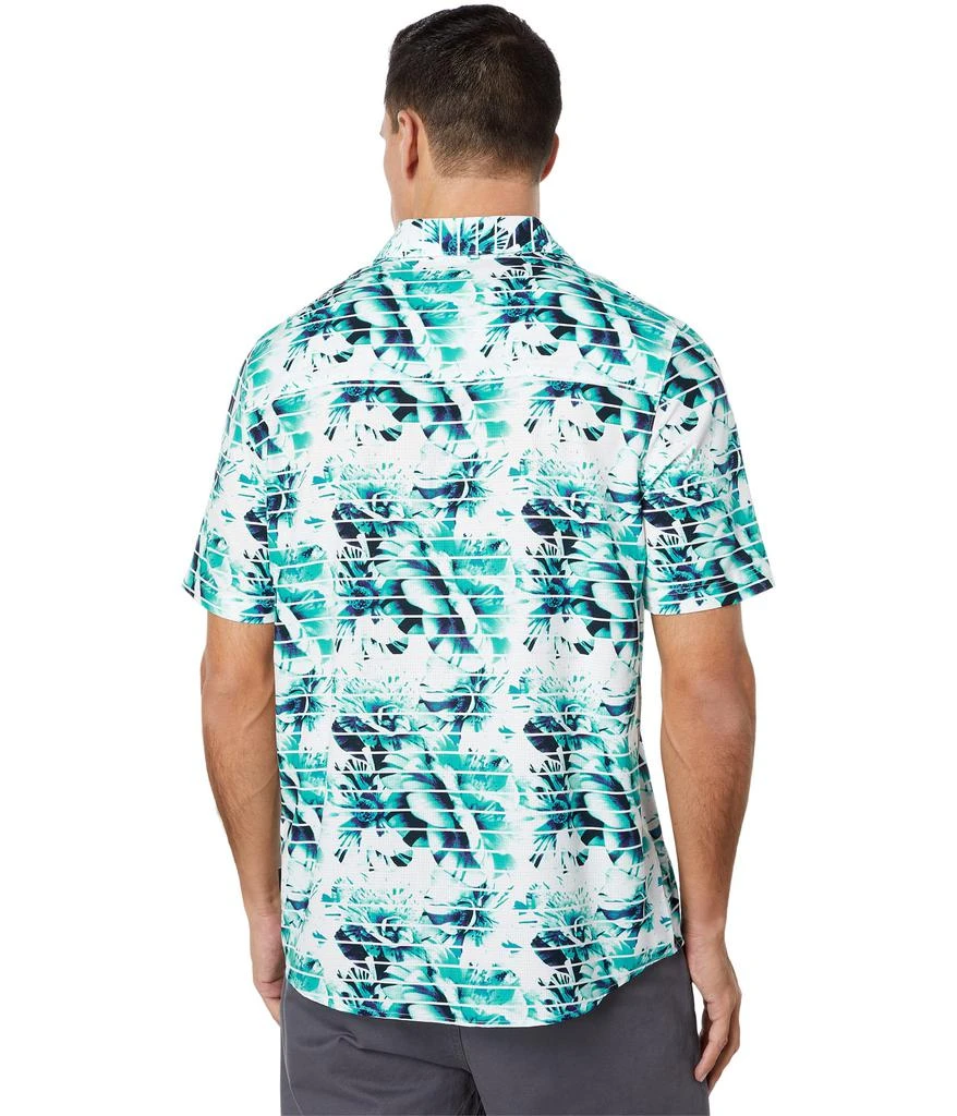 商品Oakley|Everywhere Verve Short Sleeve Woven,价格¥368,第2张图片详细描述
