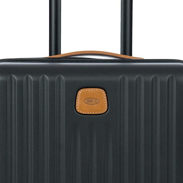 Capri 2.0 21" Carry-On Spinner Suitcase 商品
