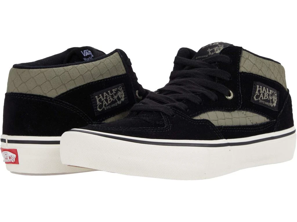 商品Vans|帆布鞋女 女款中帮运动滑板鞋休闲鞋,价格¥601,第1张图片