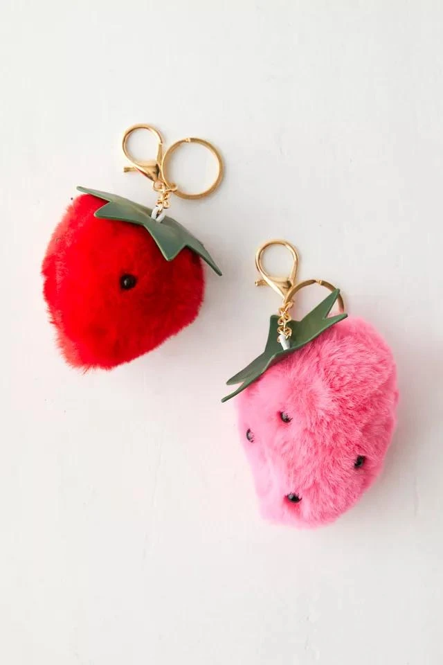 商品Urban Outfitters|Fluffy Strawberry Keychain,价格¥76,第3张图片详细描述