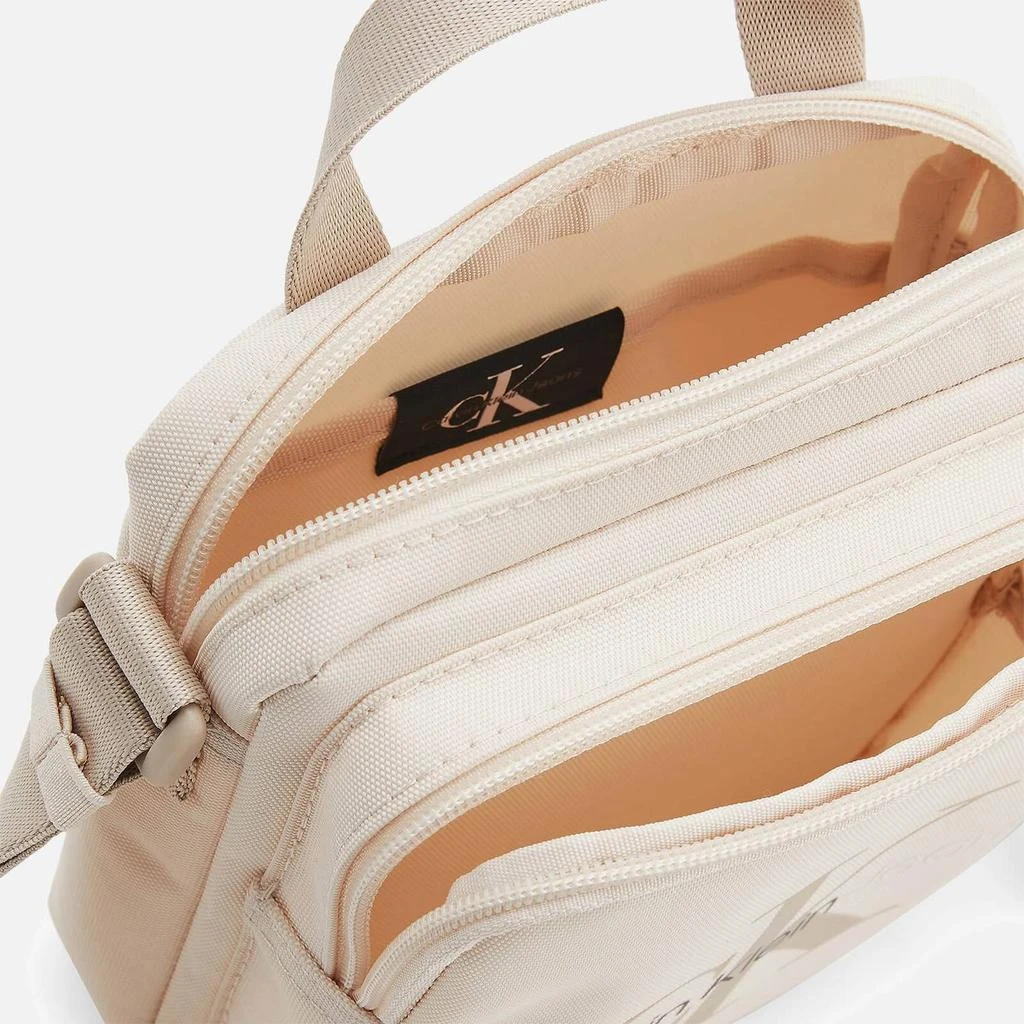 商品Calvin Klein|Calvin Klein Jeans Sport Essentials Canvas Camera Bag,价格¥265,第5张图片详细描述