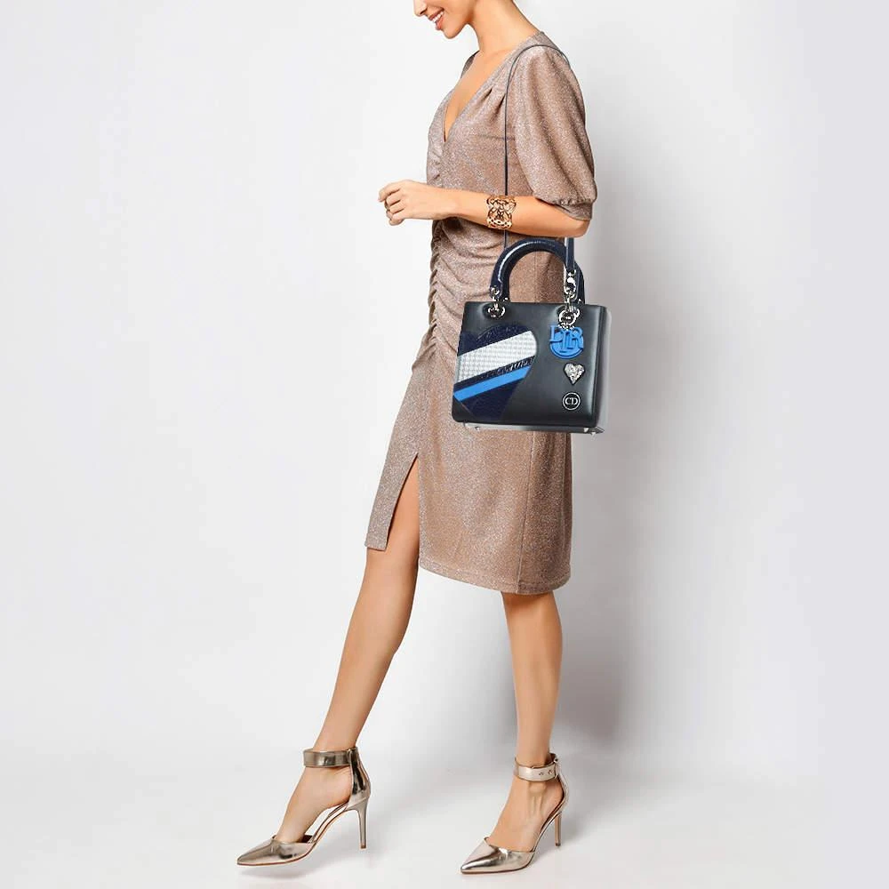 商品[二手商品] Dior|Dior Black Leather Medium Heart Patch Embellished Lady Dior Tote,价格¥14157,第2张图片详细描述