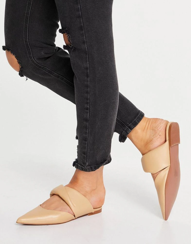 商品ASOS|ASOS DESIGN Leeway padded twist flat mules in camel,价格¥104,第2张图片详细描述