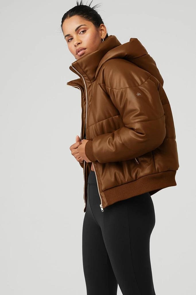 商品Alo|Faux Leather Boss Puffer - Cinnamon Brown,价格¥2108,第4张图片详细描述