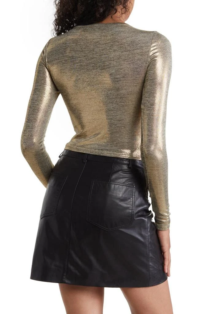 商品Alice + Olivia|Delaina Metallic Long Sleeve Crop Top,价格¥911,第2张图片详细描述