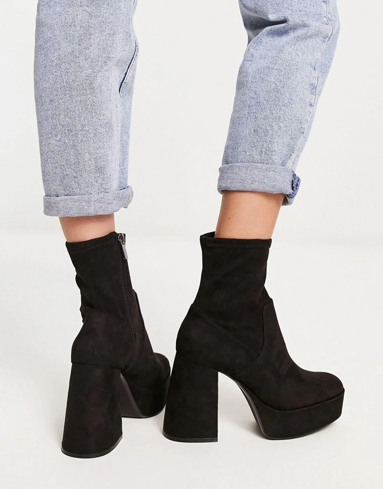 商品Bershka|Bershka chunky platform heeled ankle boot in black,价格¥395,第4张图片详细描述