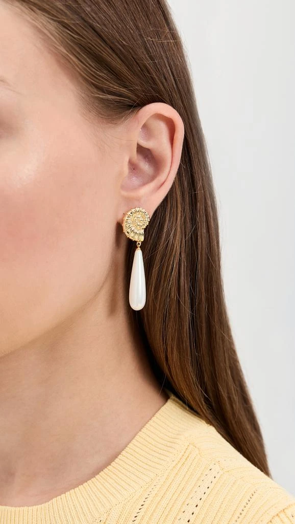 商品Shashi|Shell Linea Earrings,价格¥654,第2张图片详细描述