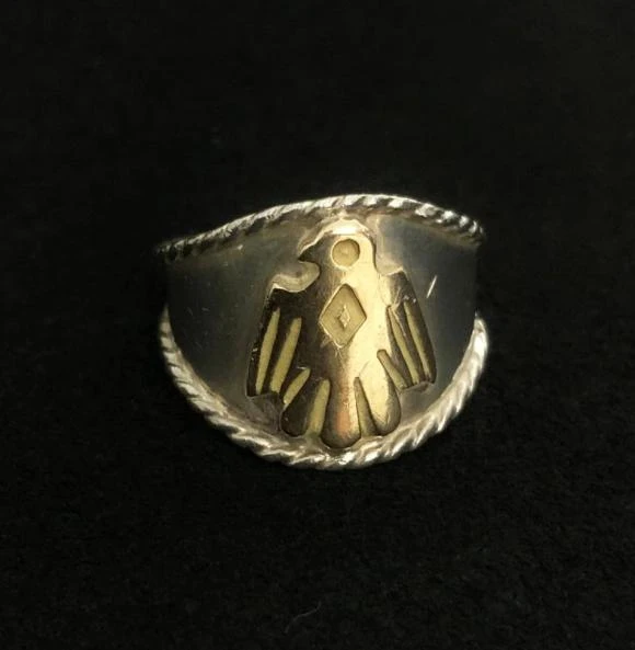 商品Native Feather|Goros Rope Cornered Ring With Eagle - Silver And Gold,价格¥2915,第4张图片详细描述