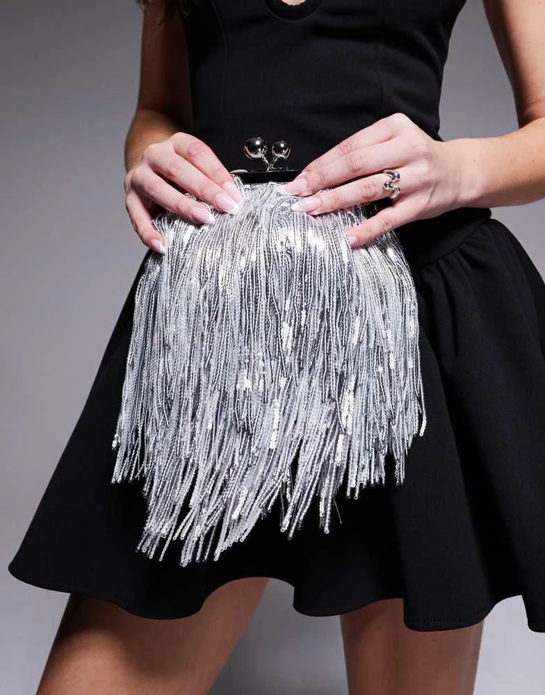 商品New Look|New Look fringe clutch bag in silver,价格¥307,第4张图片详细描述