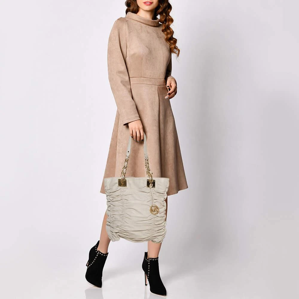 商品[二手商品] Michael Kors|MICHAEL Michael Kors White Pleated Leather Chain Tote,价格¥983,第2张图片详细描述