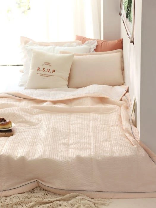 商品BELLELIFE|Honey Seersucker Summer Quilted Comforter,价格¥1349,第4张图片详细描述