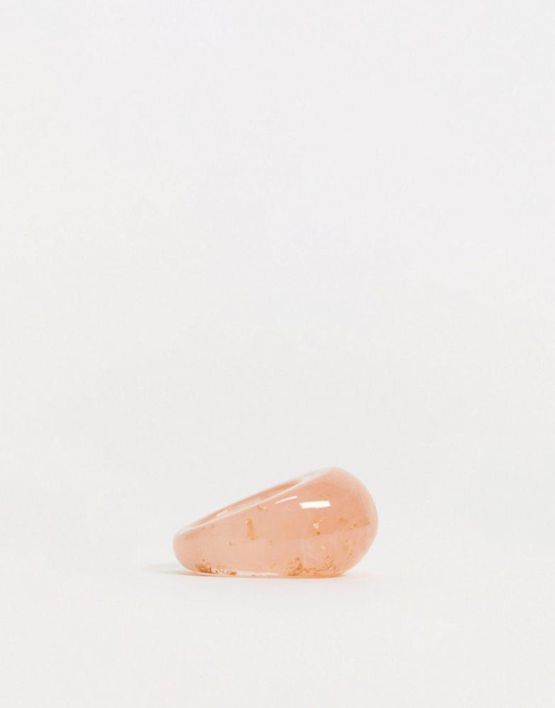 ASOS DESIGN ring in dome shape in pink marble plastic商品第2张图片规格展示