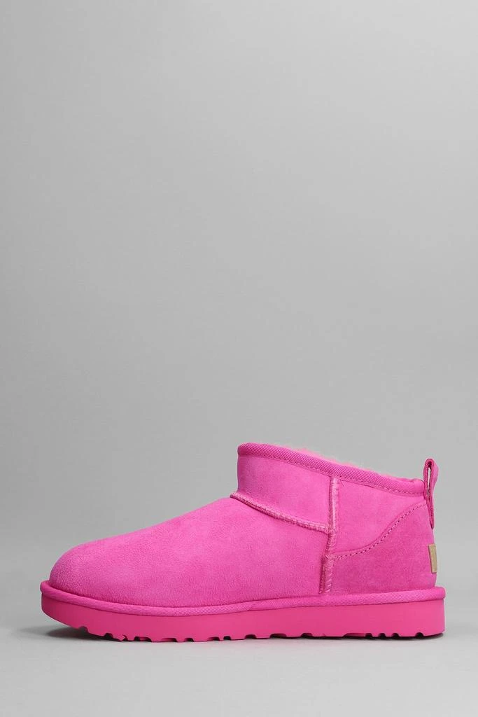 商品UGG|UGG Classic Ultra Mini Low Heels Ankle Boots In Fuxia Suede,价格¥1704,第3张图片详细描述