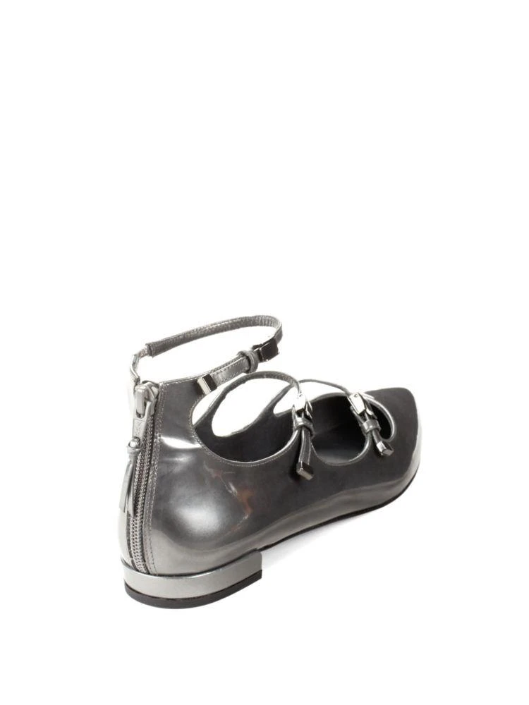 商品Stuart Weitzman|Flippy 漆皮搭扣平底鞋,价格¥789,第2张图片详细描述
