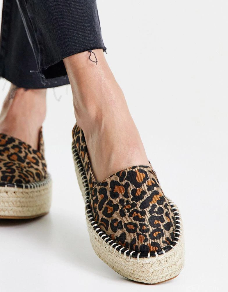 商品ASOS|ASOS DESIGN Wide Fit July flatform espadrilles in leopard,价格¥89,第2张图片详细描述