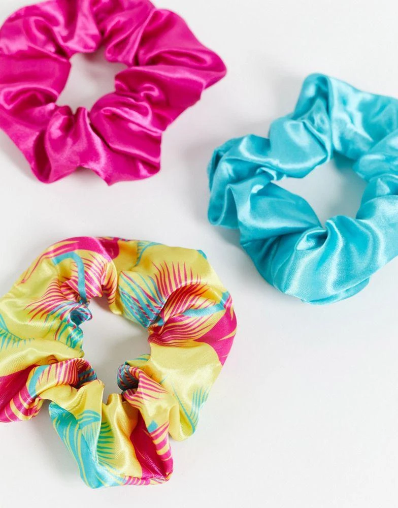 商品Revolution|Revolution x Love Island Hair Scrunchies,价格¥59,第3张图片详细描述