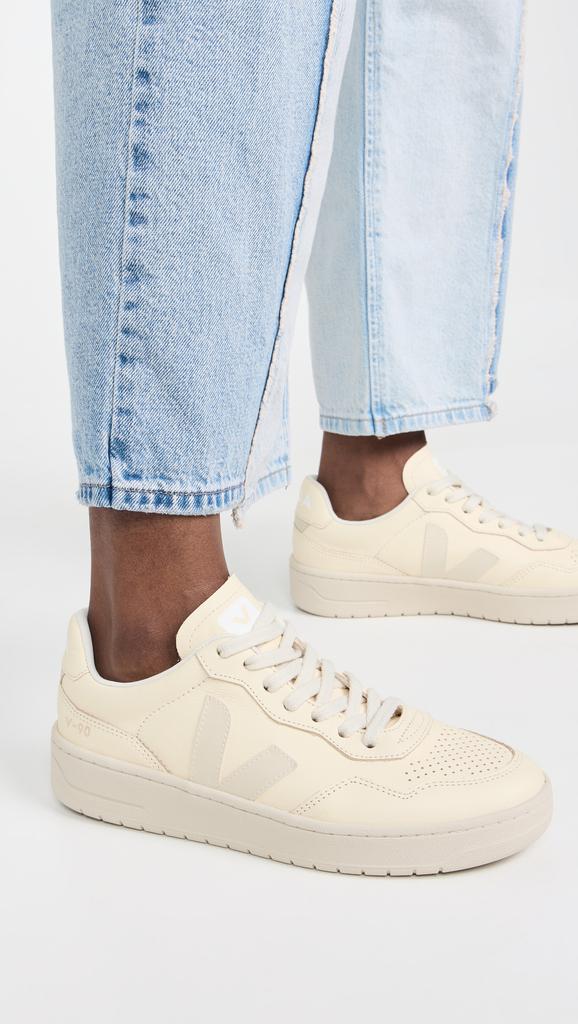 Veja V-90 Sneakers - Casual Shoes - Free Shipping - BeyondStyle