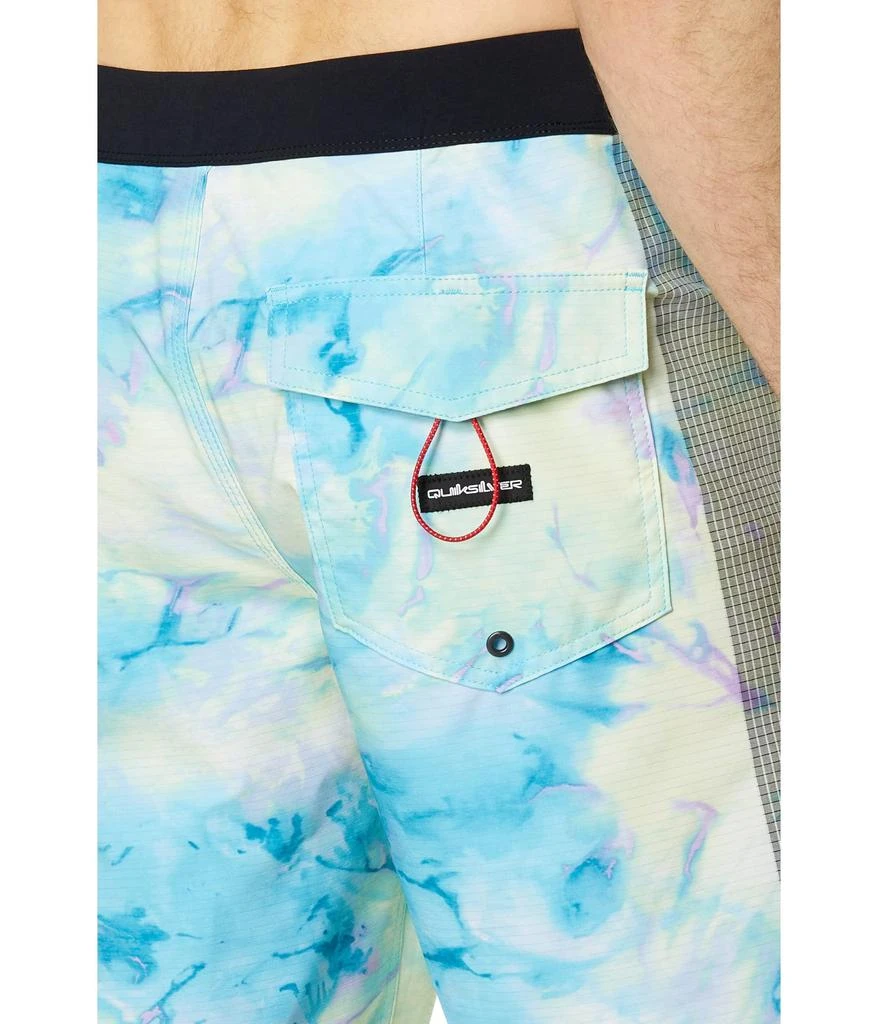 商品Quiksilver|Highlite Arch 19" Boardshorts,价格¥408,第3张图片详细描述