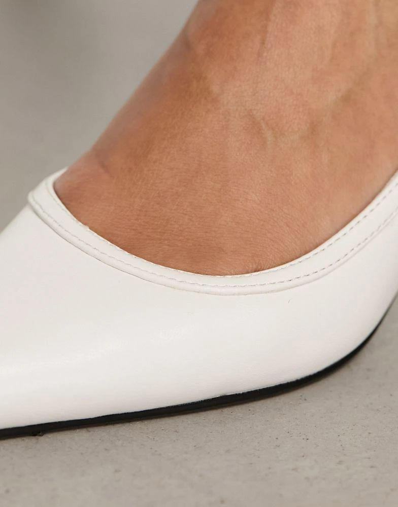 商品ASOS|ASOS DESIGN Strut slingback mid heeled shoes in white,价格¥274,第3张图片详细描述