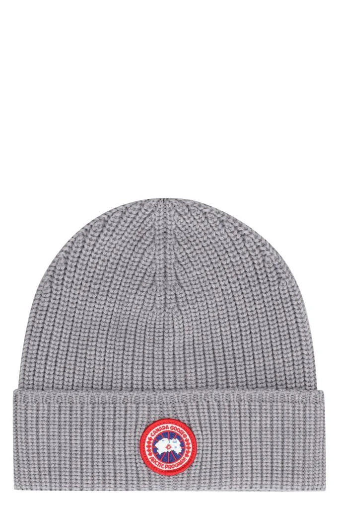 商品Canada Goose|CANADA GOOSE ARTIC DISC RIBBED KNIT BEANIE,价格¥1403,第1张图片